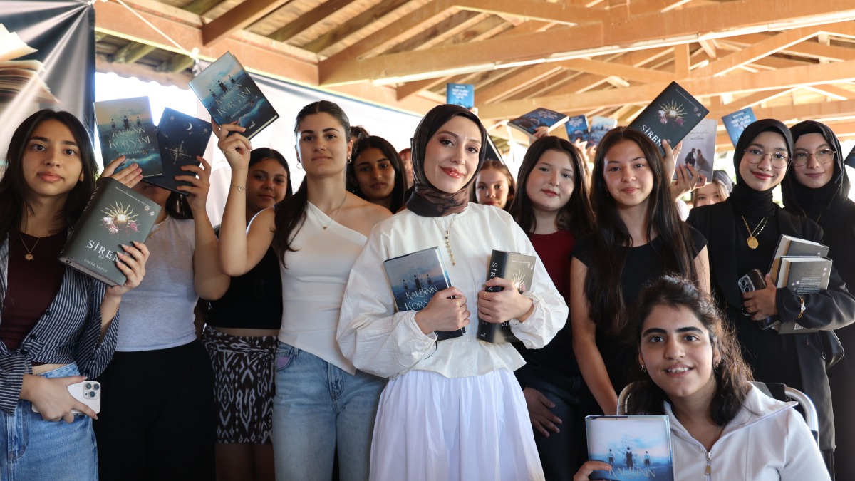 Antalya Kitap Fuarı’nda hafta sonu yoğunluğu yaşandı