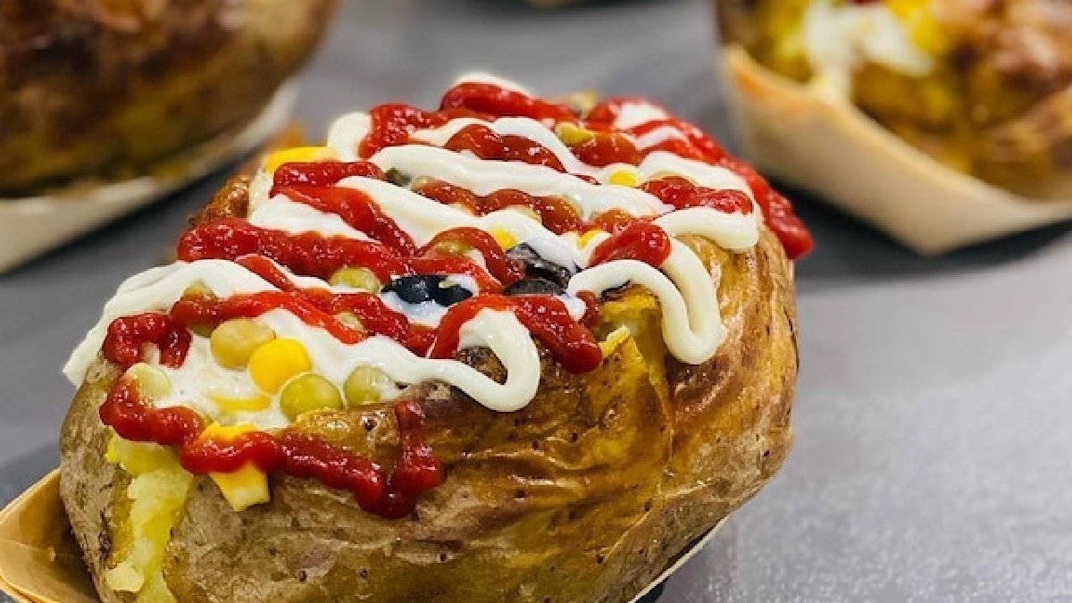 Sokak lezzetlerinin en favorisi! Evde yapması çok daha basit: İşte kumpir tarifi…