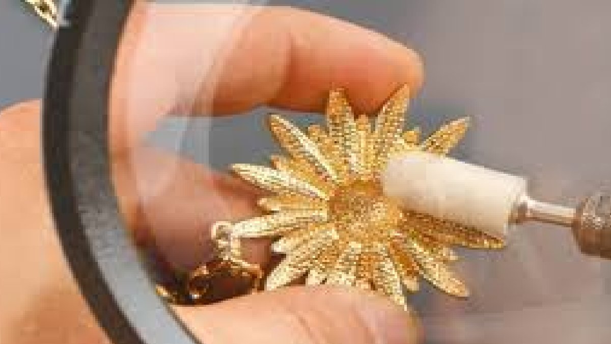 Kararan altın nasıl parlatılır? Bu yöntemi dene yeni gibi kullan