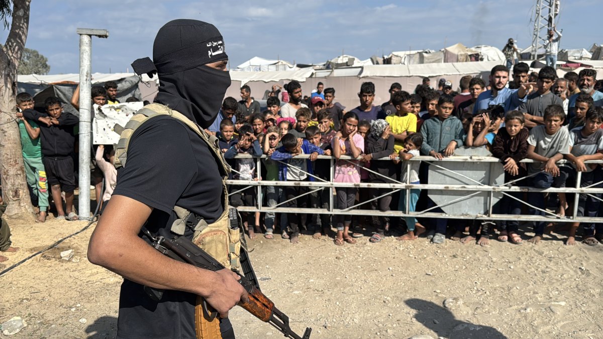 Son dakika... Filistinli esirleri taşıyan ilk otobüs Gazze'de