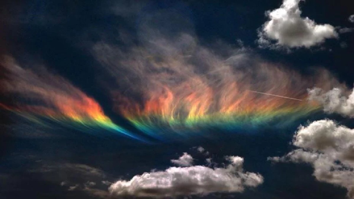 Kimse gerçekliğine inanamıyor, yapay zeka zannediyor! Siz hiç gökkuşağı bulutu gördünüz mü?