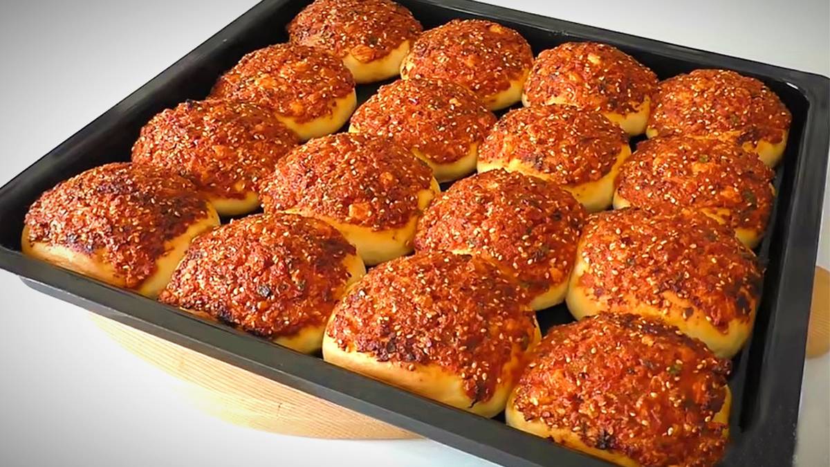 Pizzanın tahtını sallıyor: Dumanı üstünde, baharatı tam: Hatay usulü biberli ekmek tarifi