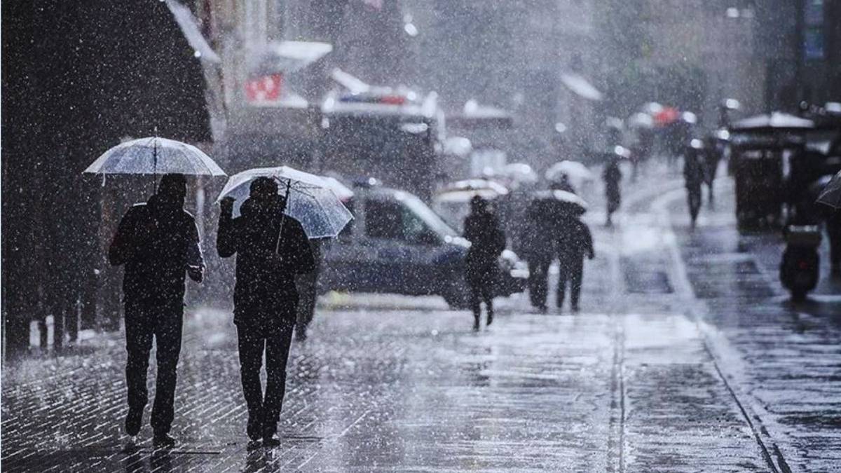 Meteoroloji'den hafta sonu için uyarı: Yurdun batısı yağışlı havaya teslim
