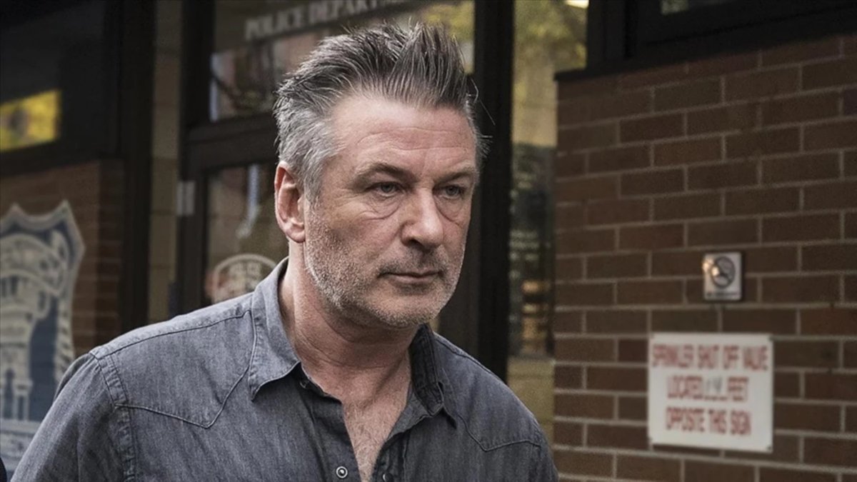 Oyuncu Alec Baldwin ve kardeşi trafik kazası geçirdi