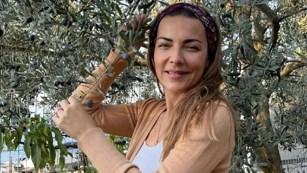 Deprem endişesi evinden etti: Güzel oyuncu “fay hattında” diyerek evini boşaltmak zorunda kaldı!