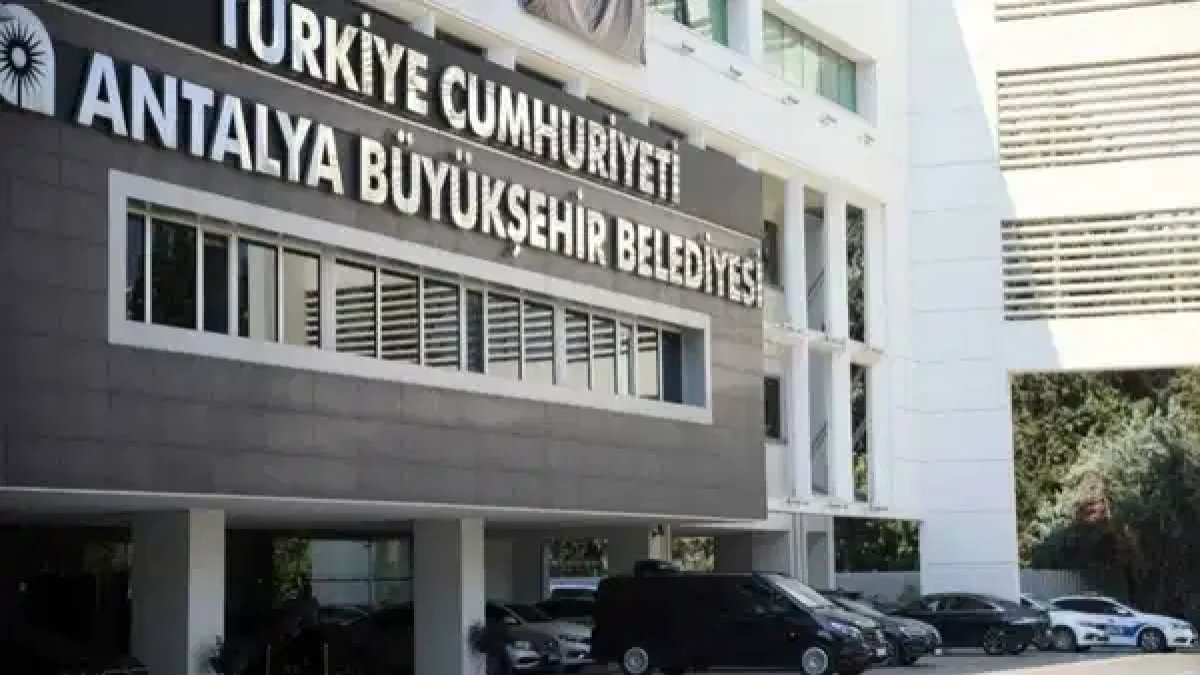 Antalya Büyükşehir Belediyesi'ne operasyon: 6 kişi gözaltında