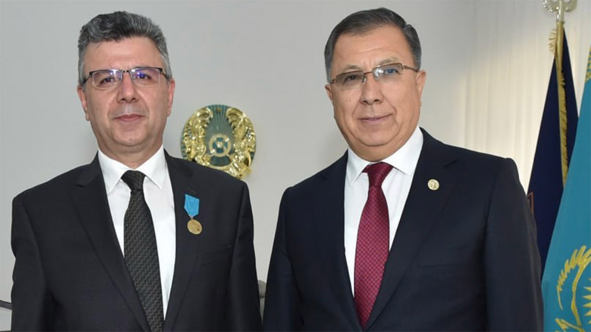 Turgay Anar Kazakistan’da ‘Farabi Altın Madalyası’na layık görüldü
