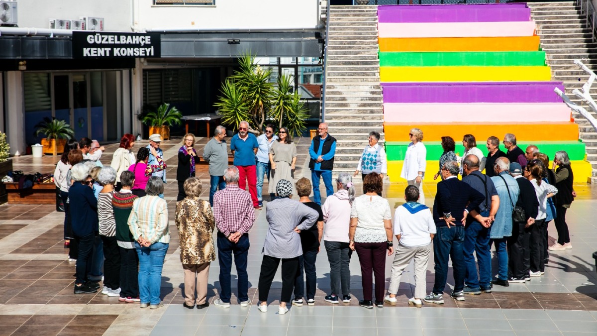 Güzelbahçe Belediyesi 3. Yaş Üniversitesi yeni döneme coşkuyla başladı