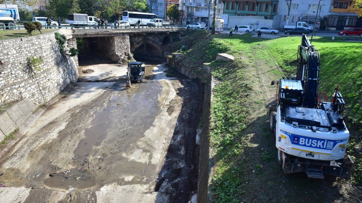 Büyükşehir Belediyesi, ilçe belediyeleriyle iş birliği yaparak Gökdere’de kapsamlı temizlik çalışması yaptı