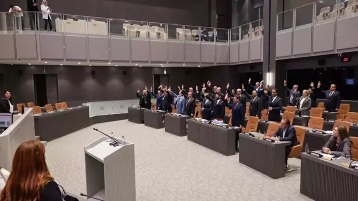 KKTC Cumhuriyet Meclisi, iki devletli çözüm önerisini kabul etti