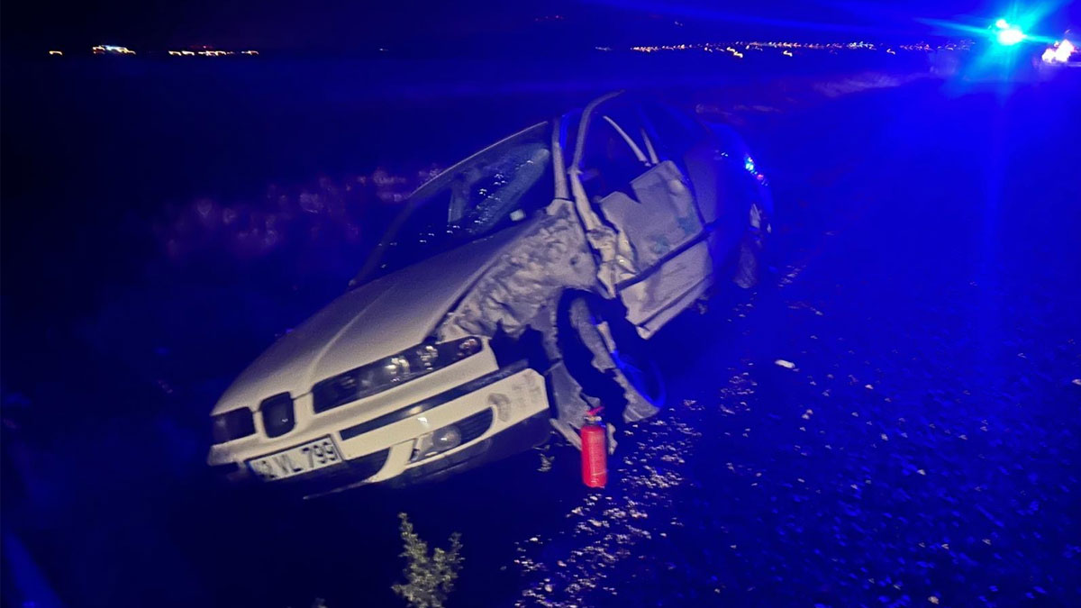 Konya'da işçi servisi ile otomobil çarpıştı: Çok sayıda yaralı var