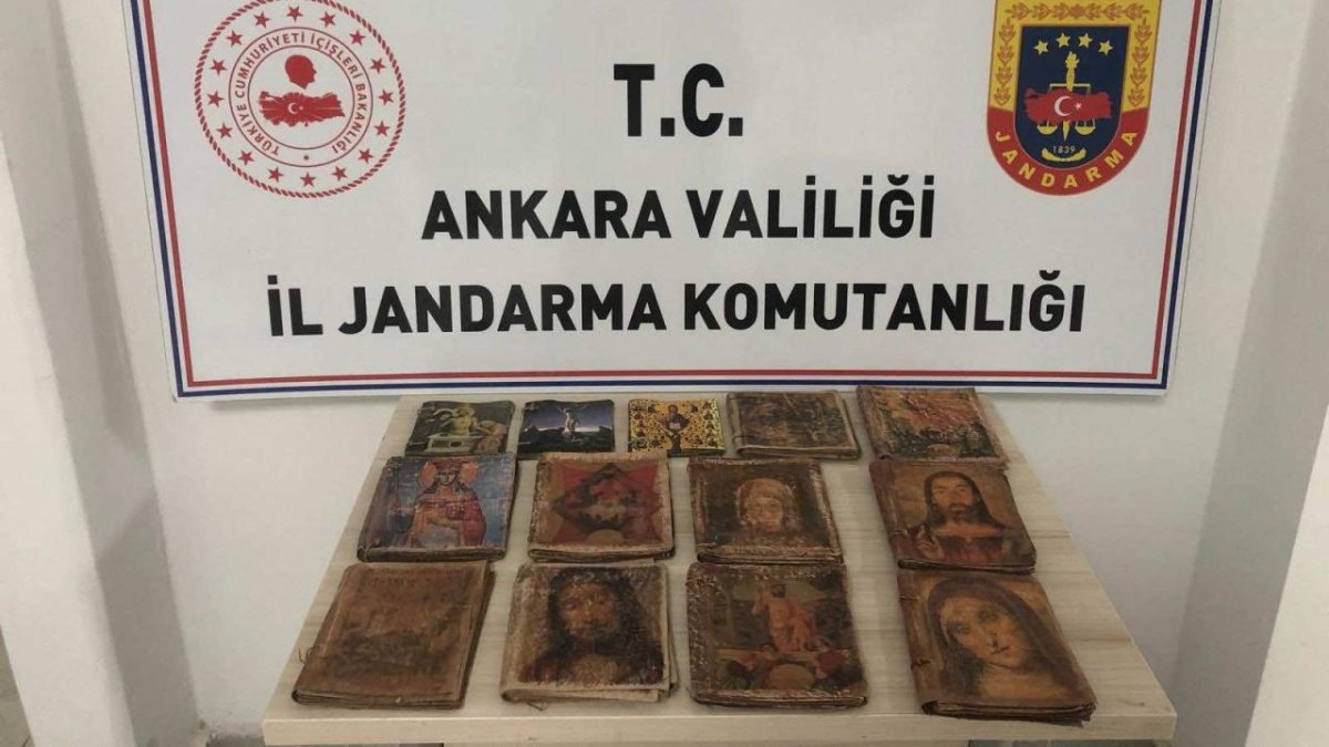 Ankara’da 6 milyon dolarlık İbranice el yazması kitaplar ele geçirildi