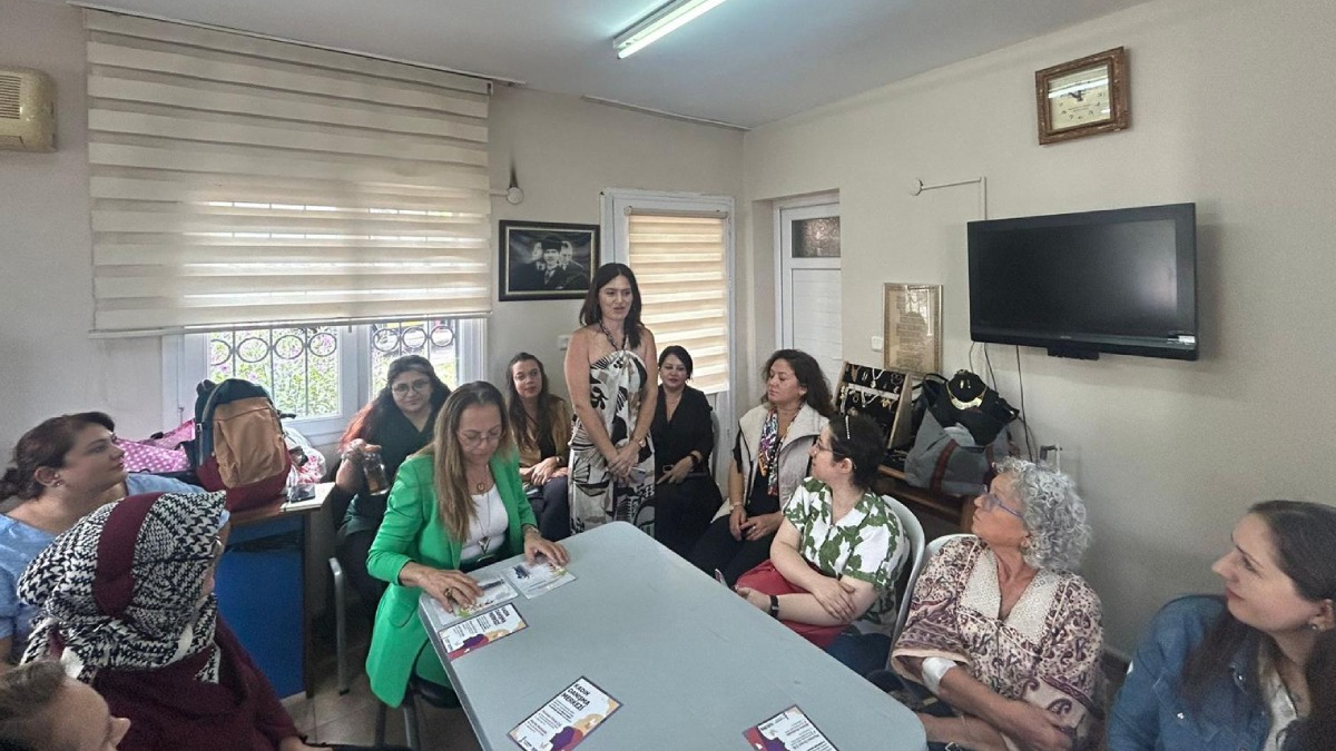 Karşıyaka'nın mahallelerinde kadın dayanışması büyüyor: Sorun ve ihtiyaçlar konuşuldu, çözüm önerileri paylaşıldı