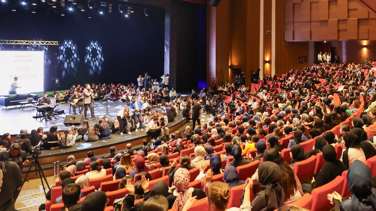 Medeniyet Söyleşileri’nin konuğu Yeşilay Genel Başkanı Doç. Dr. Mehmet Dinç oldu