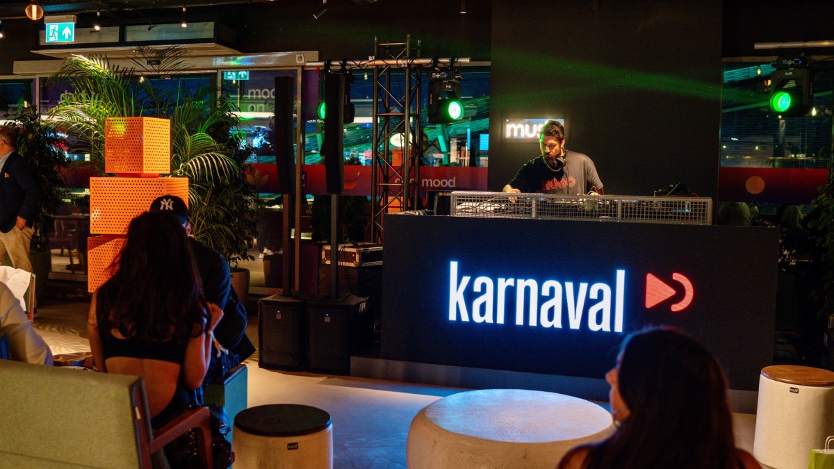 İstanbul’un yeni buluşma noktası “dekk akmerkez” ziyarete açıldı