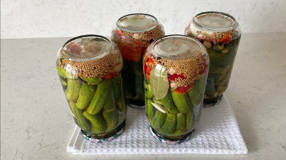 Yumuşayan turşuya anında çözüm! Bir avuç ekleyen taş gibi alıyor