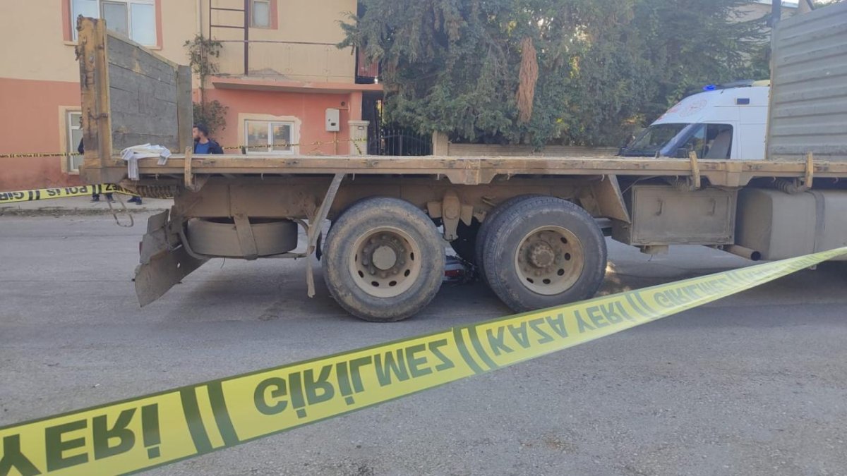 Isparta'da kamyon ile motosiklet çarpıştı: 1 ölü, 1 yaralı