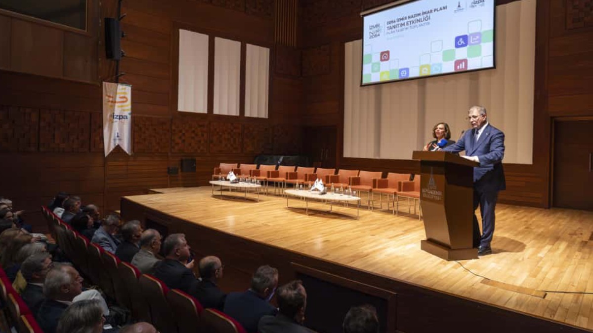 Başkan Tugay kentin geleceği “İzmirNİP2054”ü tanıttı