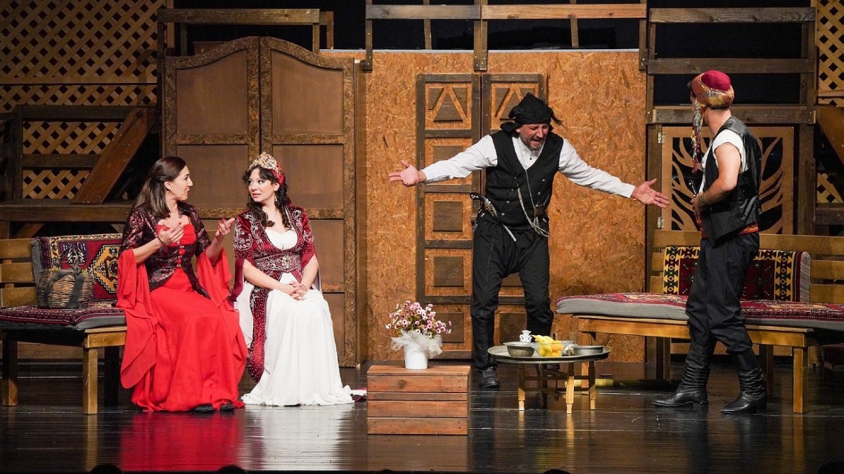 Yedi Kocalı Hürmüz oyunuyla sezon açılışı