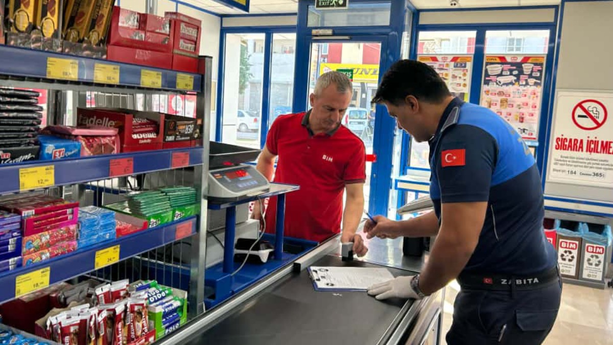Ceyhan Belediyesinden zincir marketlere sıkı denetim