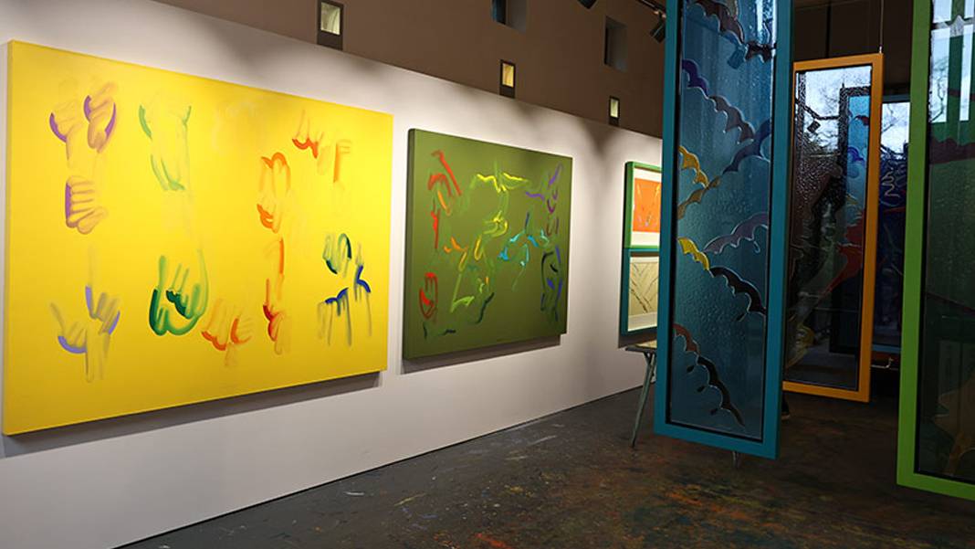 Ressam Mustafa Ata sergisi uzatıldı: "Askıda"ya yoğun ilgi