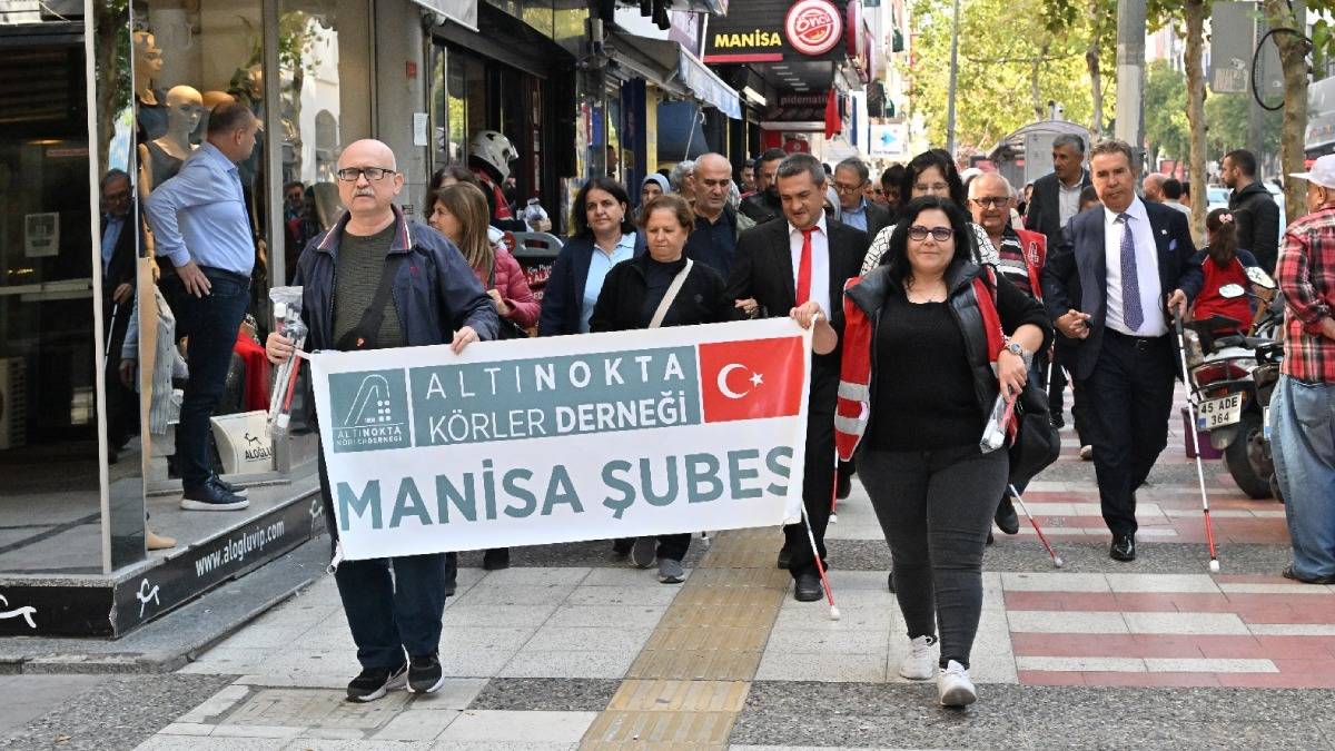 Manisa’da engelleri kaldırmak için yürüdüler