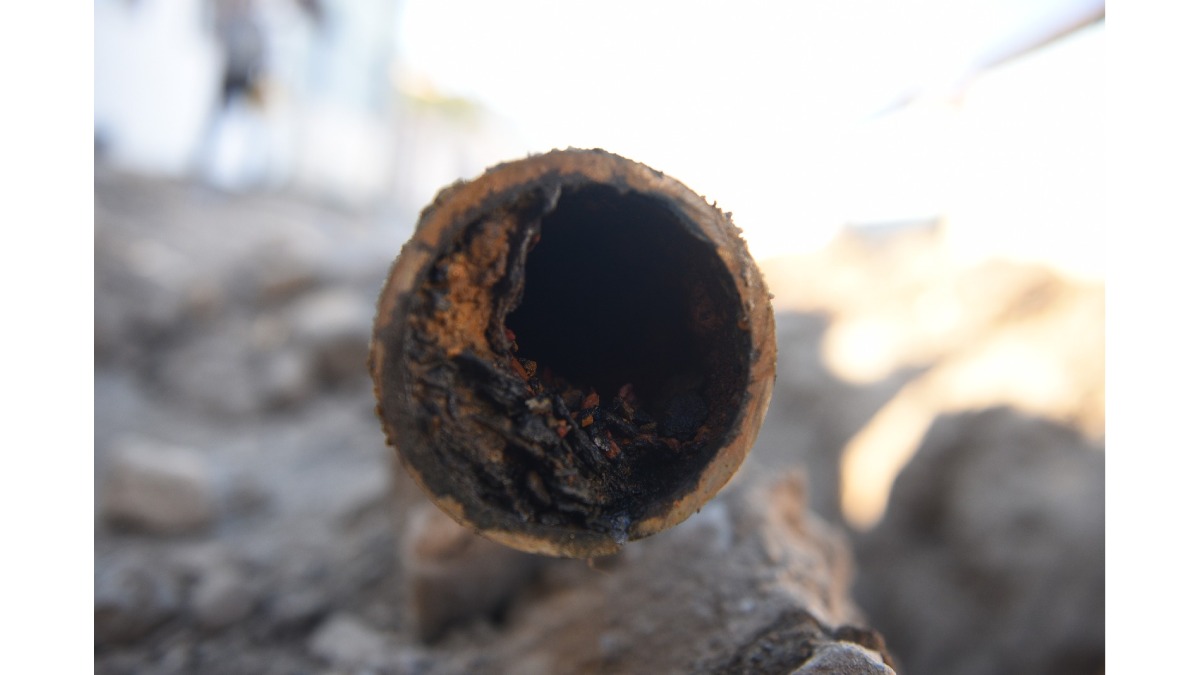 BASKİ vatandaşı 60 yıllık içme suyu hatlarından kurtardı