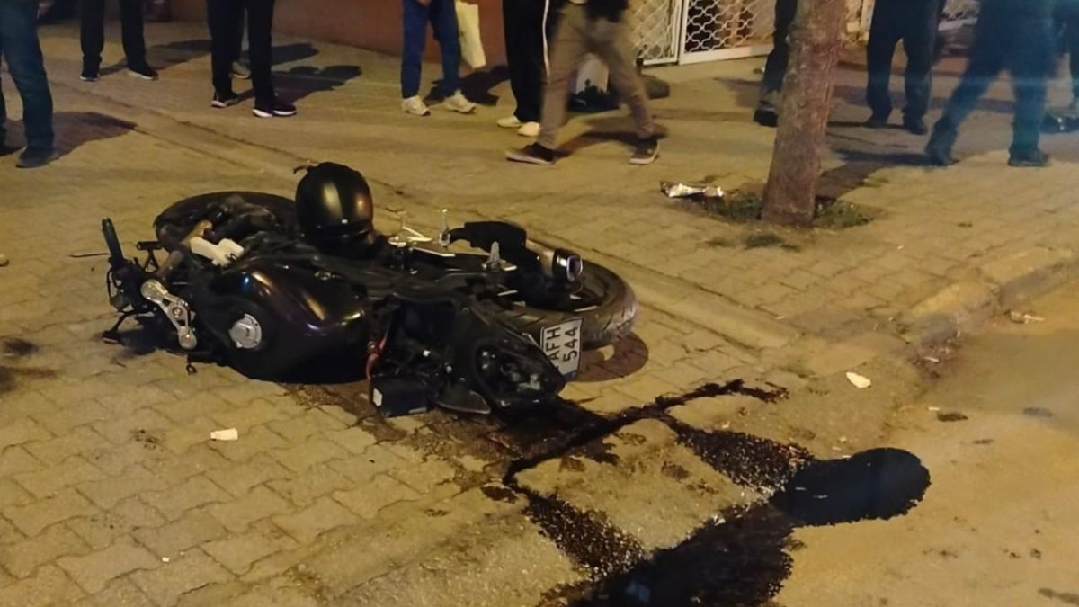 Isparta’da kamyonet ile motosiklet çarpıştı: 1 ölü, 1 ağır yaralı