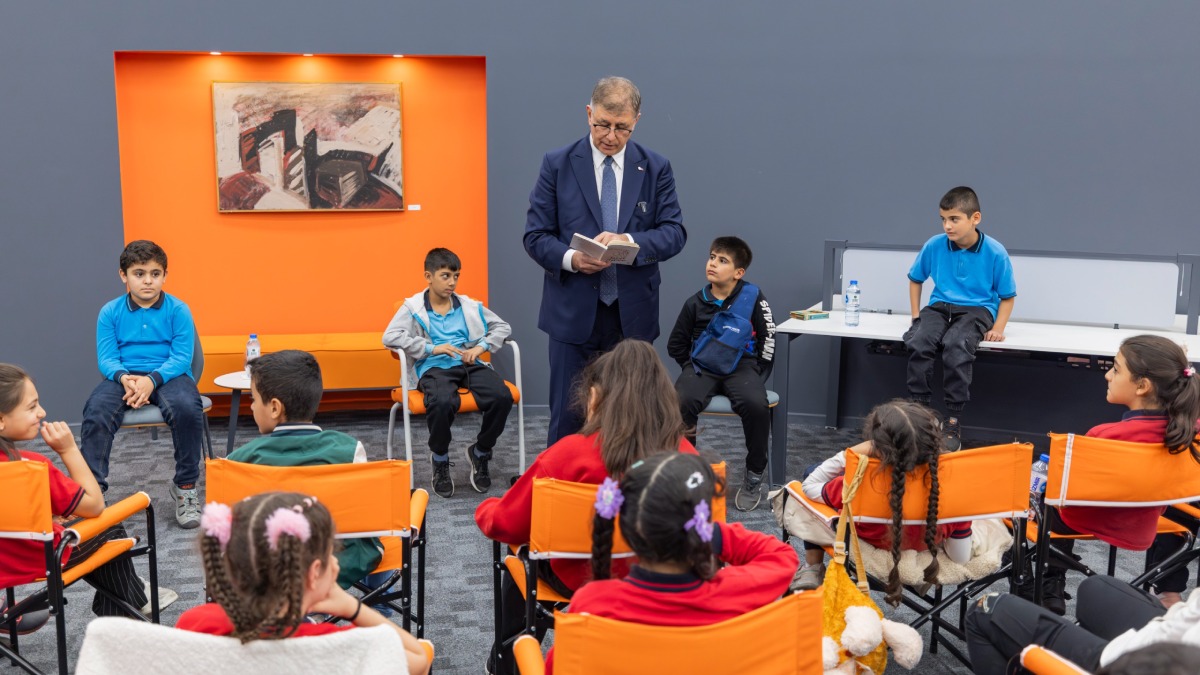 Başkan Tugay okudu, Kadifekaleli çocuklar dinledi