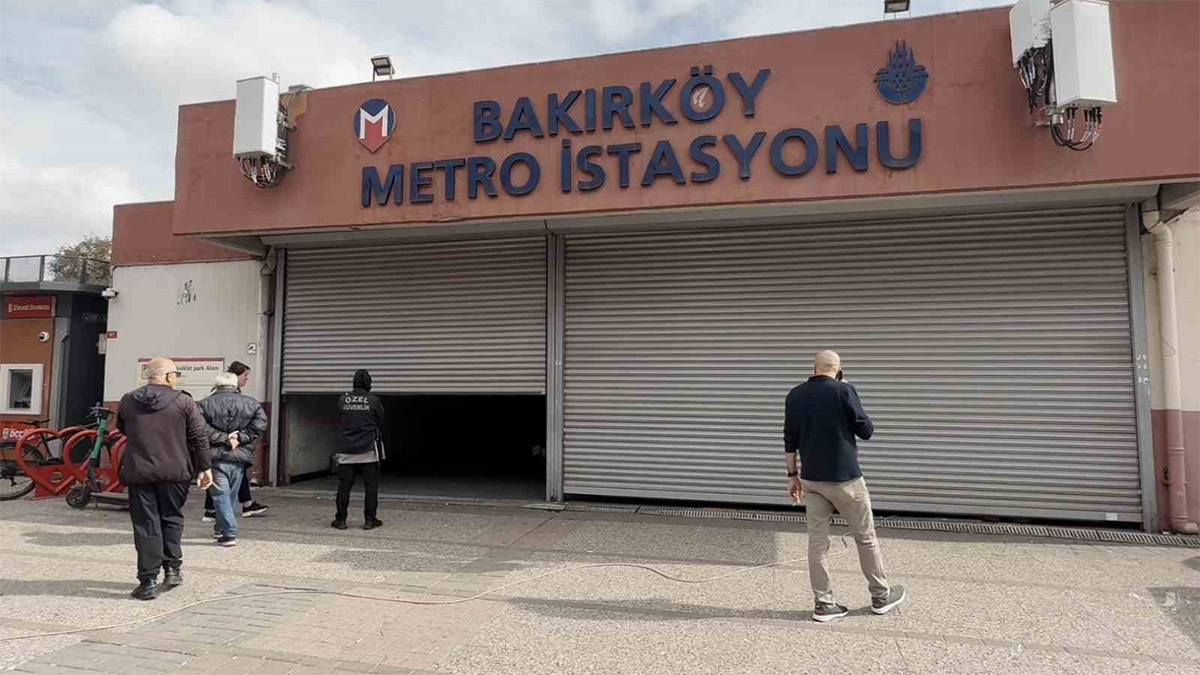 Bakırköy metro istasyonunda yolcu raylara atlayarak intihar etti