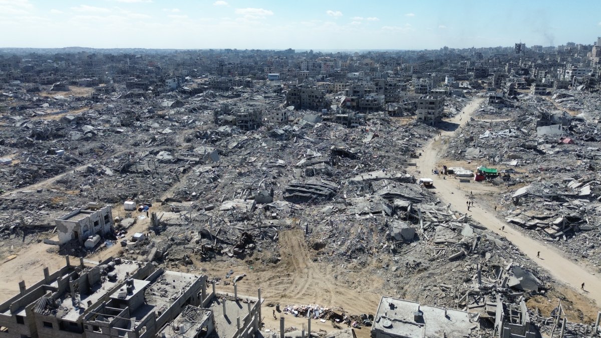 İsrail'in Gazze'nin Şeyh Rıdvan Mahallesi'nde bıraktığı yıkım havadan görüntülendi