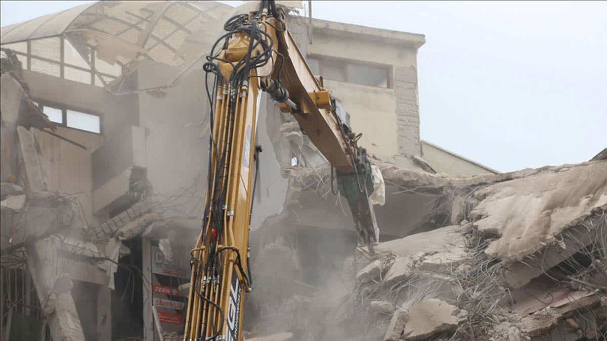 6 Şubat'ta 44 kişinin ölümüne yol açmıştı: Said Bey Sitesi davası ertelendi