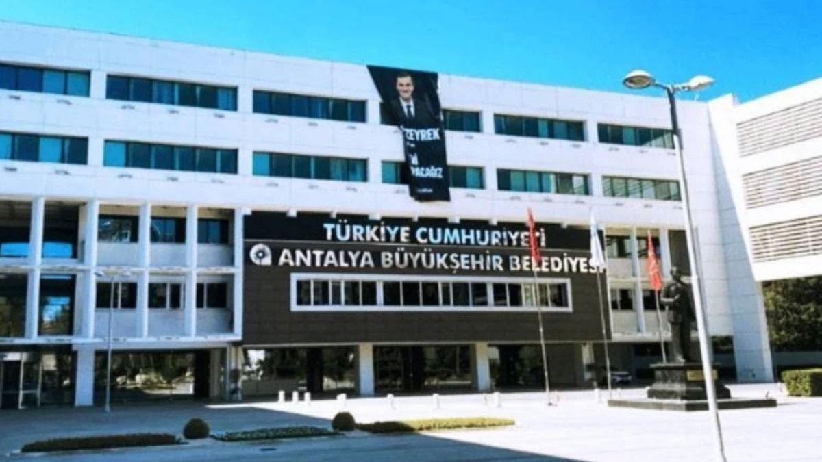 Antalya'daki 'rüşvet' soruşturmasında 3 kişiye daha tutuklama