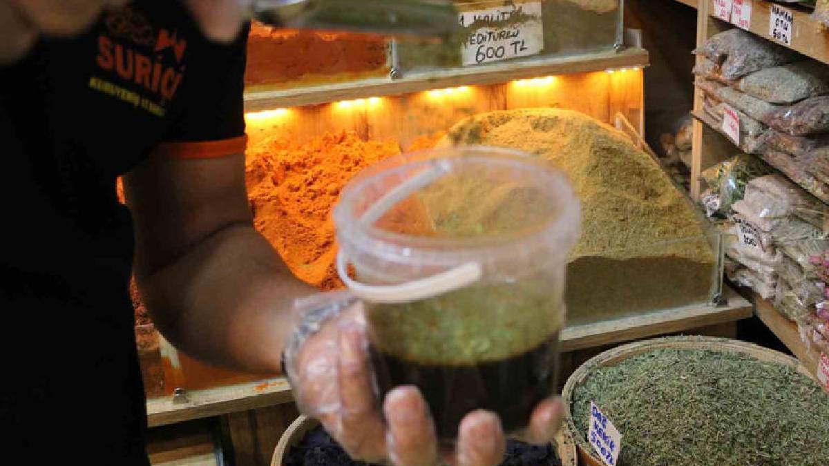 İçinde 25 farklı bitki bulunuyor, her derde deva oluyor! Soğuk havaların vazgeçilmezi: Doğal şifa kaynağı oluyor