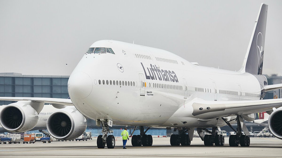 Lufthansa, artan vergiler nedeniyle iç hat uçuşlarını iptal edecek