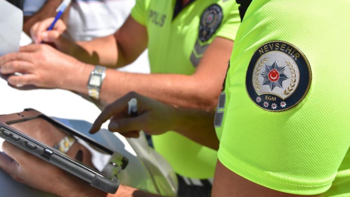 Sivas'ta drift atan sürücüye 46 bin 392 lira ceza kesildi: Araç trafikten men edildi