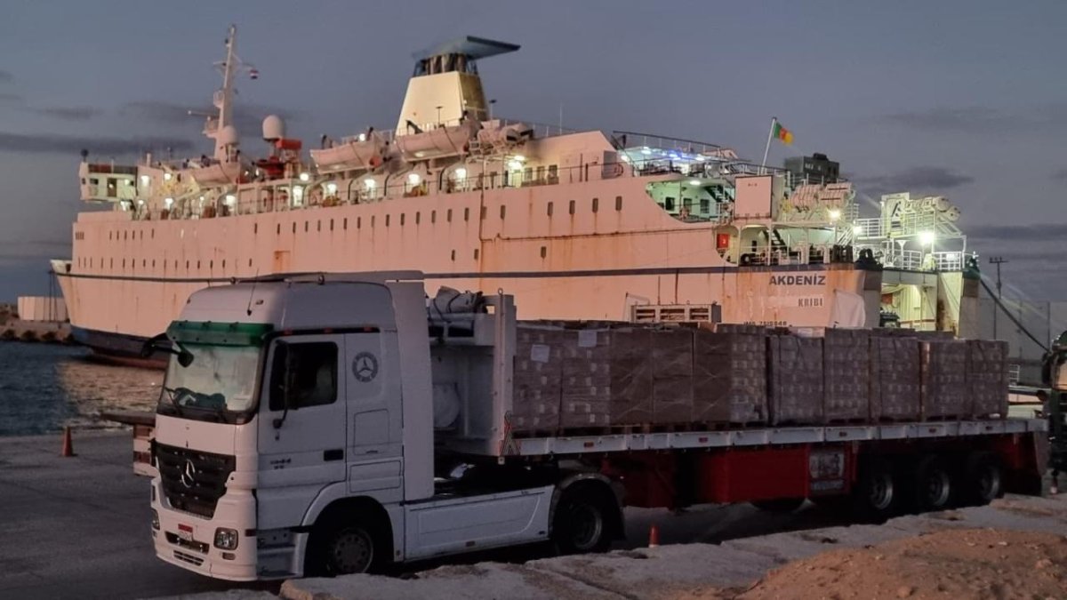 İnsani yardım tırları Gazze için Refah Sınır Kapısı'na hareket etti