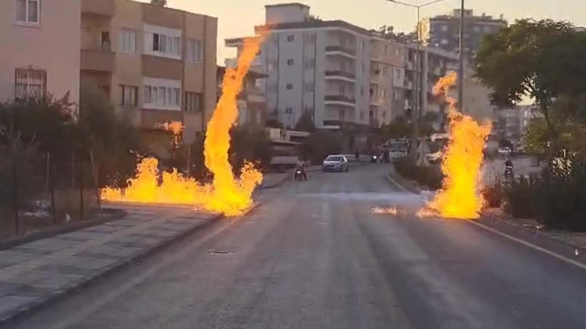 Mersin'de doğal gaz hattında yangın çıktı: 2 yaralı