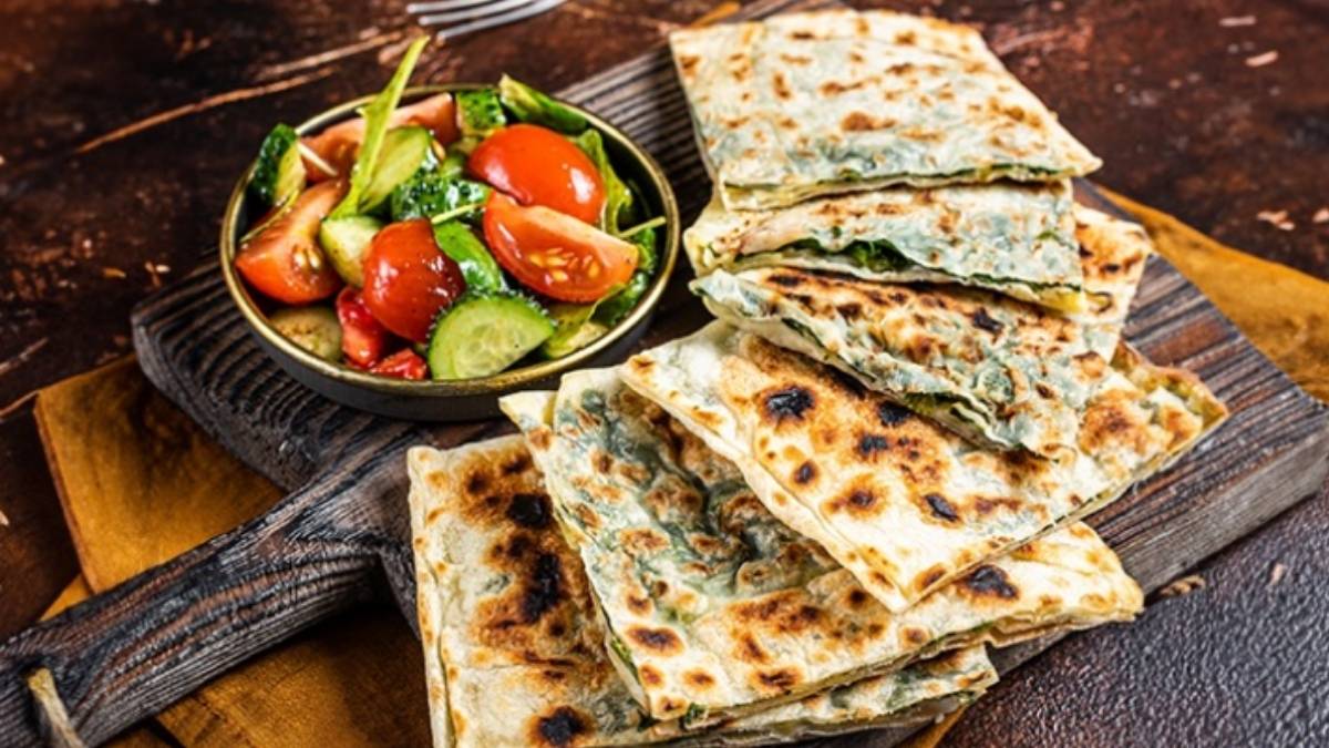 Kahvaltılarınıza tat katacak! Çayın yanında sıcacık lezzet: İşte evde gözleme yapımı