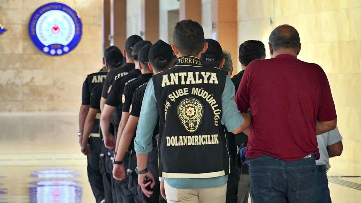 Malına çökmek istedikleri adamın benzerini bulup imzaya götürdüler! Noter ve hastane çalışanları da işin içinde