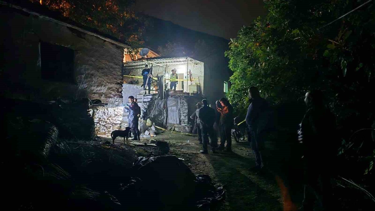 İzmir'de baba dehşeti: Oğlunu av tüfeğiyle katletti, eşini ağır yaraladı