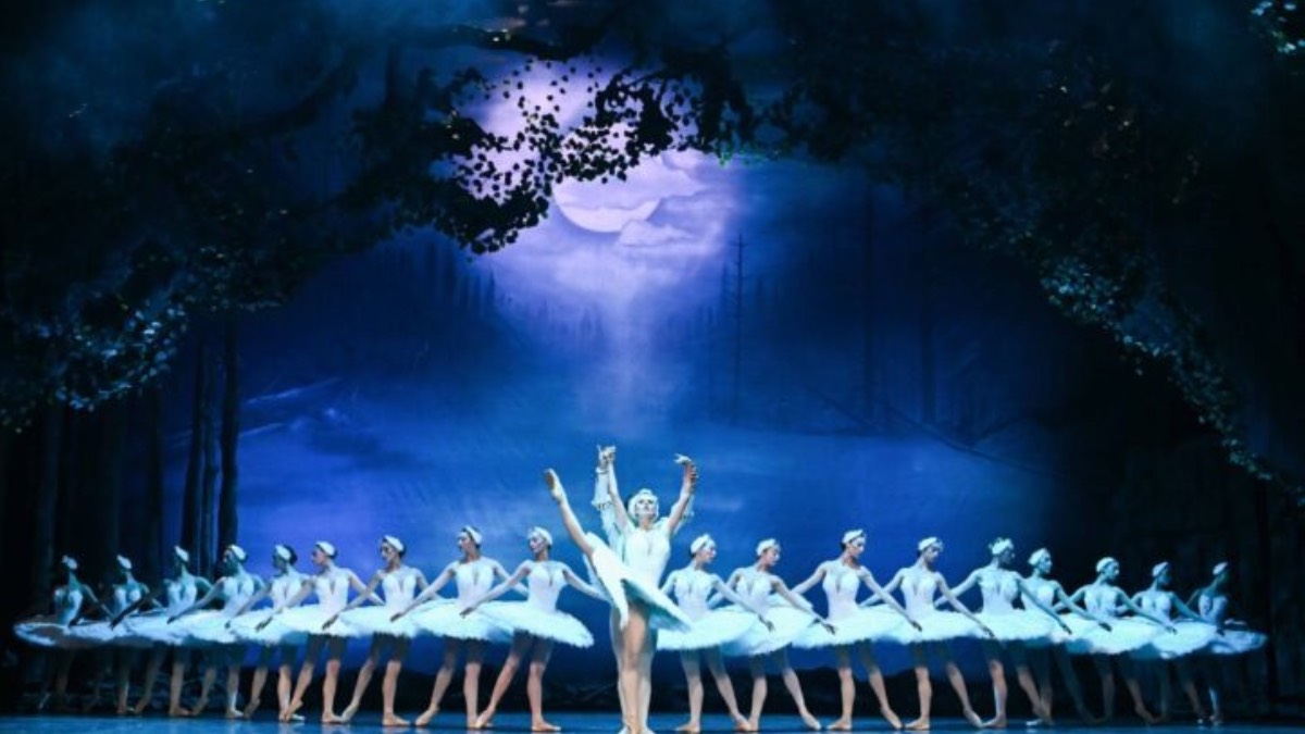 AKM'de sanat sezonuna başladı