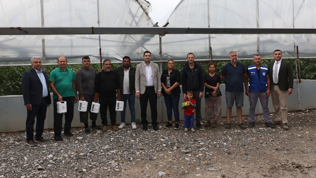 Yoğun yağışlardan zarar gören üreticilere destek: Büyükşehir, 34 çiftçiye aminoasit ve gübre desteği sağladı