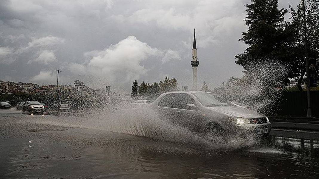 Meteoroloji'den üç günlük yağış uyarısı: İstanbul ve Ankara için alarm verildi