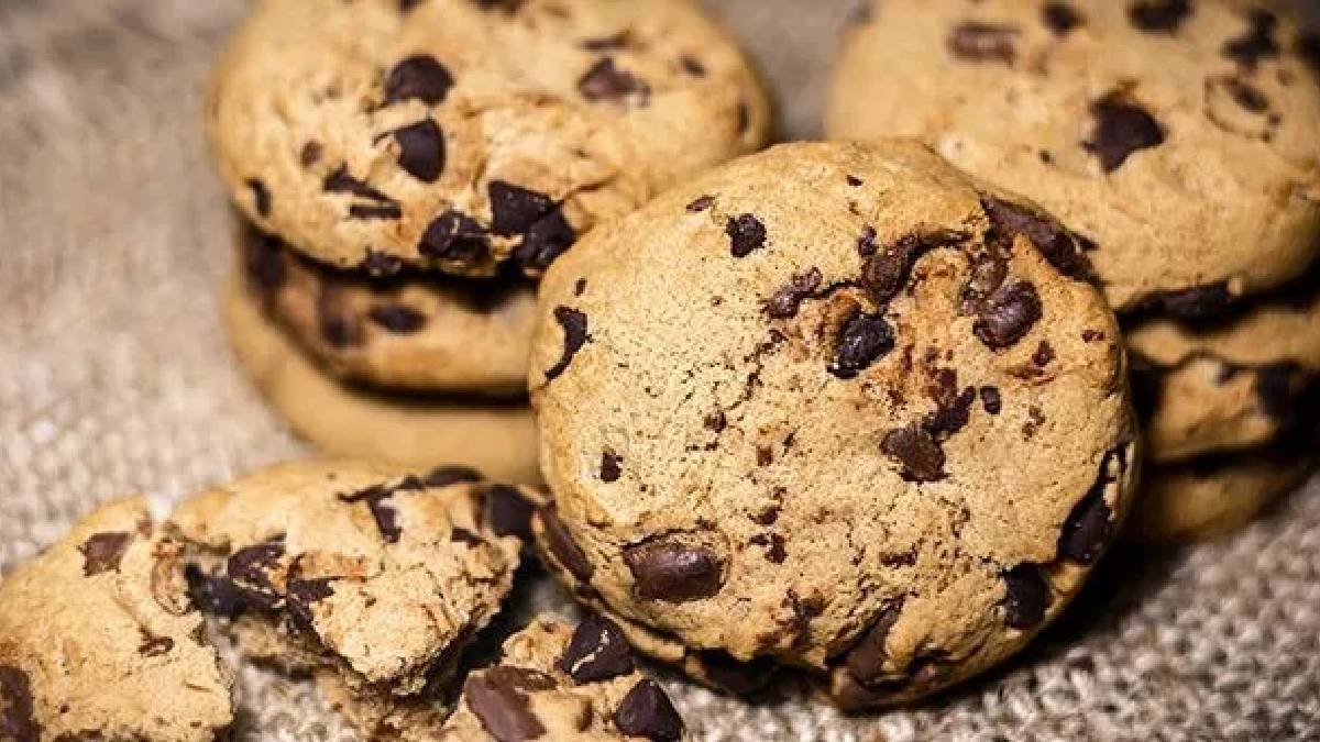 Damla çikolatalı kurabiye nasıl yapılır? İster beslenmeye, ister çay yanına: İşte damla çikolatalı kurabiye tarifi