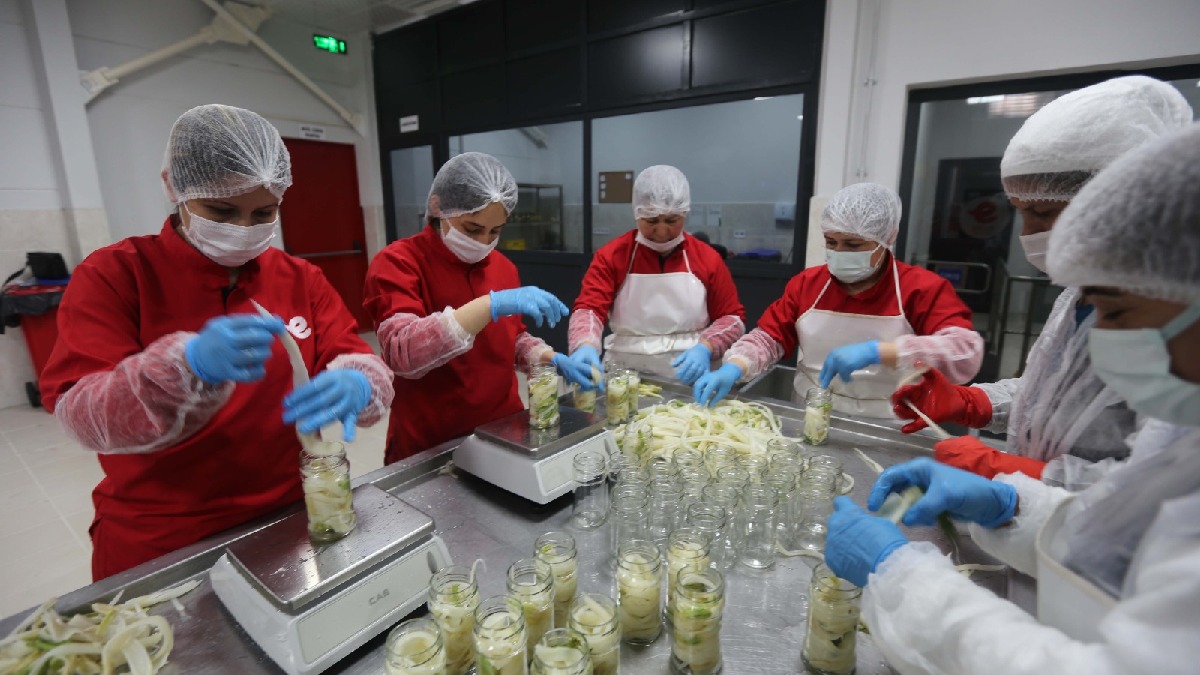 Efeler Kent Lokantası ve Tarımsal Ürün Fabrikasının gıda kalitesi tescillendi