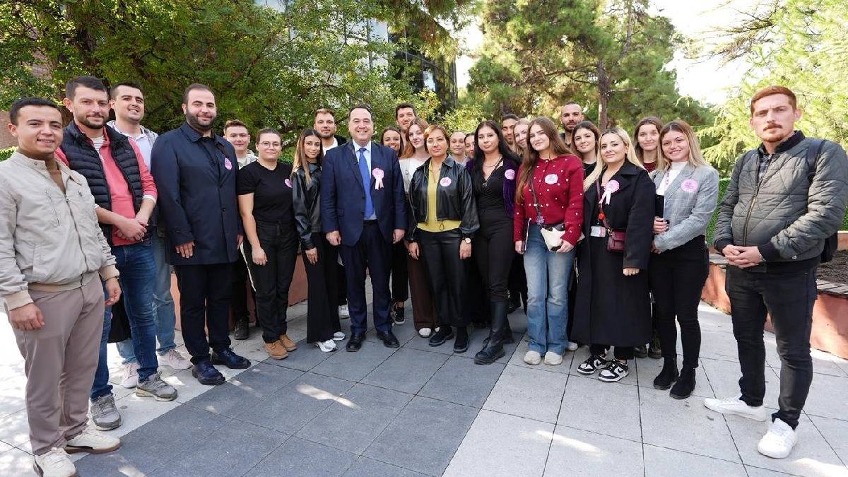 Tugay: “İzmir’in sorunlarını çözen belediye başkanı olarak hatırlanmayı diliyorum”