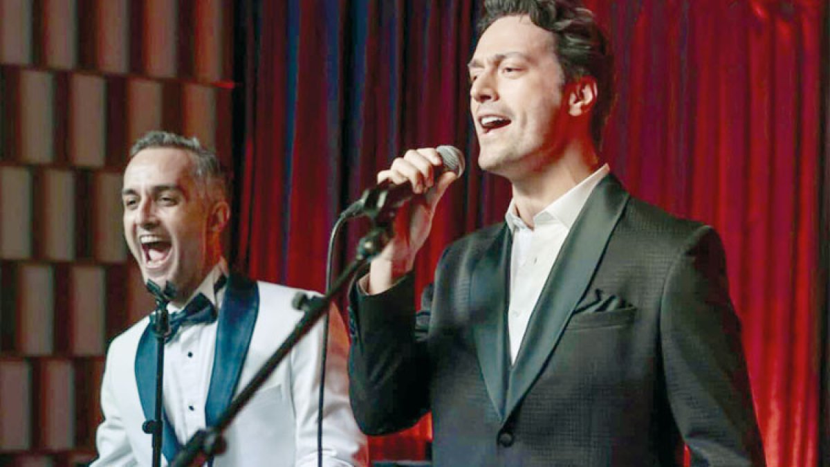 Camdaki Kız'ın Sedat'ı sahneyi inletti! Feyyaz Şerifoğlu'ndan senfonik sürpriz: Yas şarkısını yorumladı