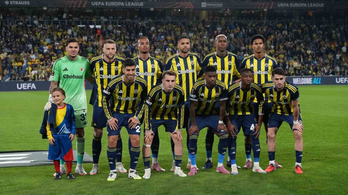 Kadıköy'de Avrupa akşamı! Fenerbahçe, Stuttgart karşısında galibiyet için sahada: İşte muhtemel ilk 11'ler