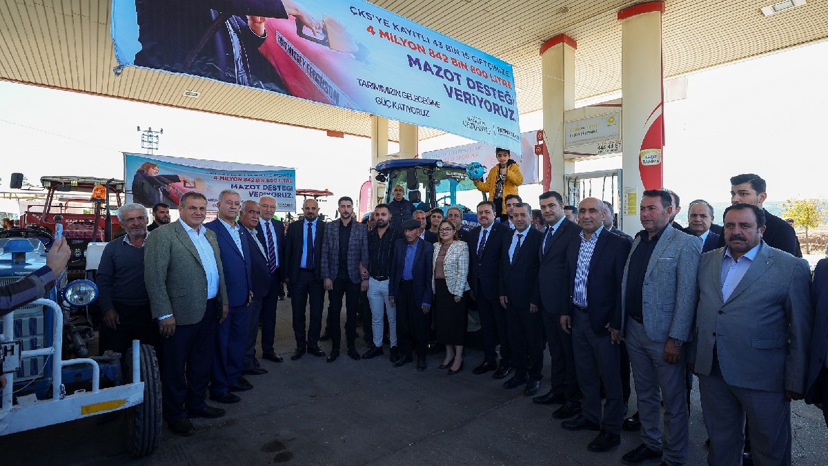 Üreticilerin yüzünü güldüren proje bu yılda sürüyor: Büyükşehir, çiftçiye 18 milyon 392 bin 300 litre mazot desteği sağladı